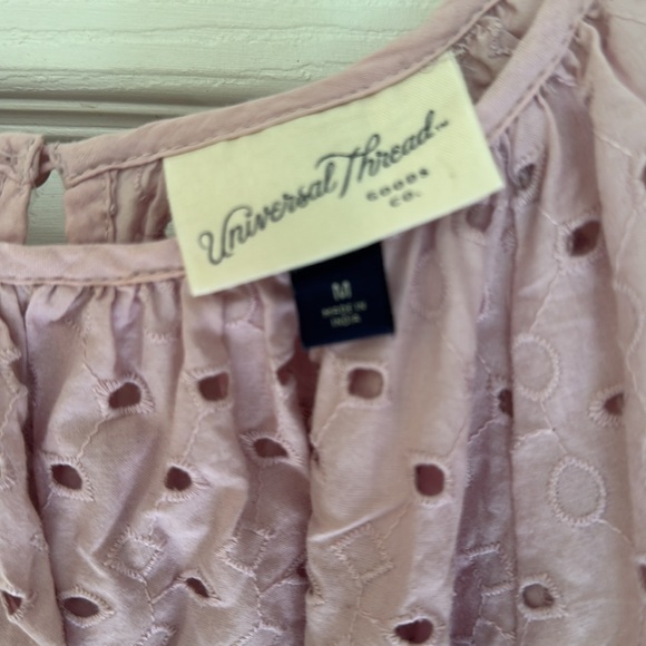 Universal Threads - Picture 2 of 3